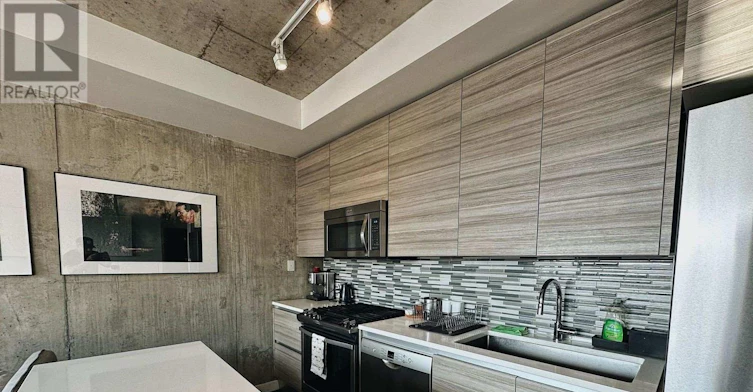 605-111 Bathurst Street, Toronto, ON, M5V 0M9 - 13
