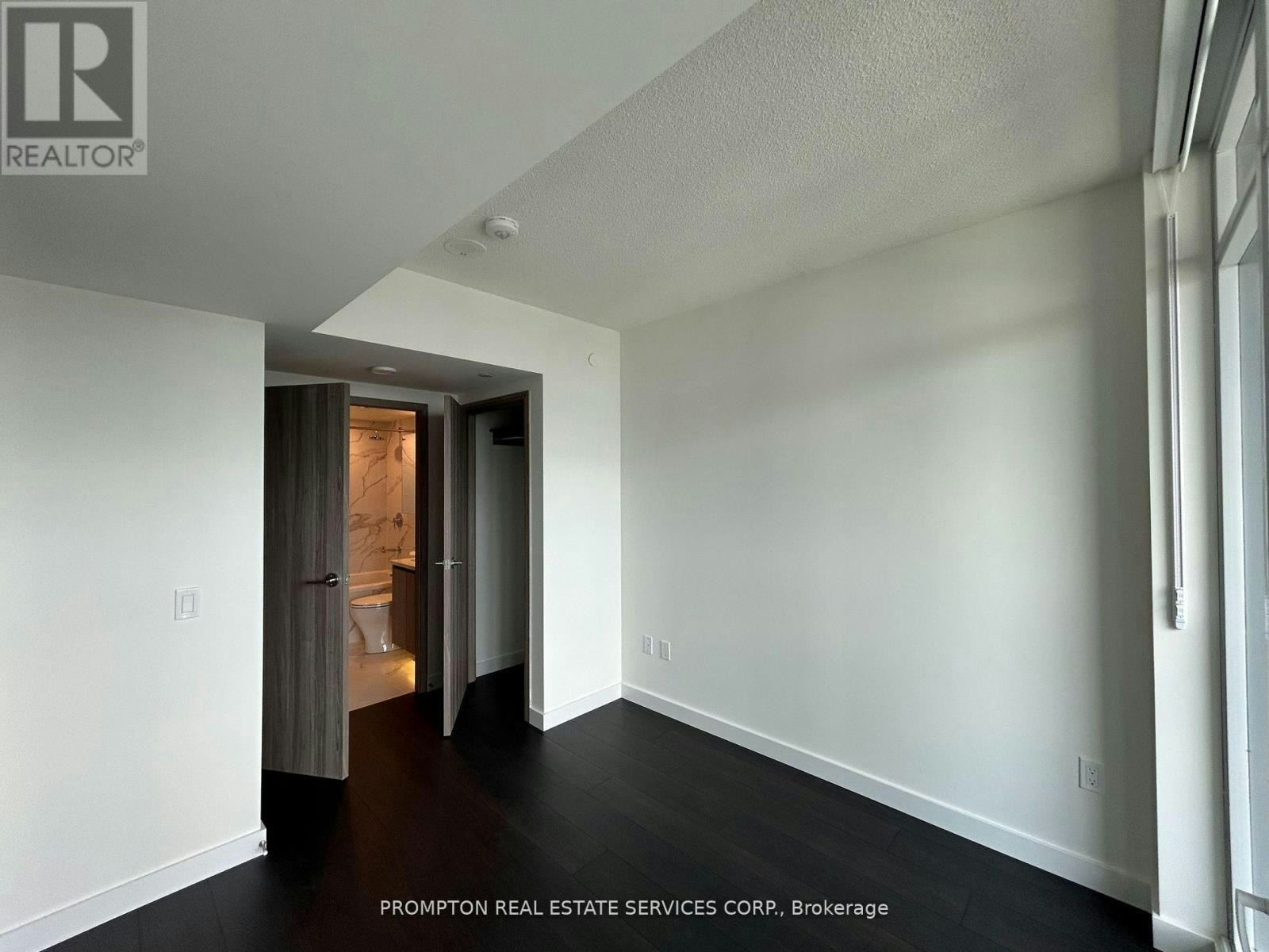 5212-1 Concord Cityplace Way, Toronto, ON, M5V 0X3 - 8