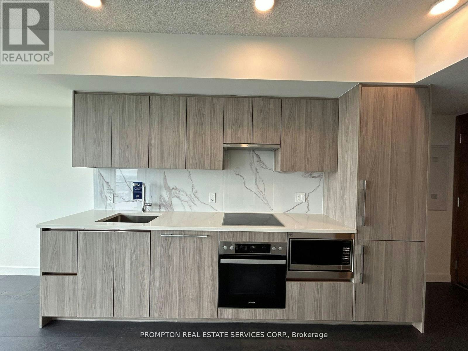 5212-1 Concord Cityplace Way, Toronto, ON, M5V 0X3 - 3