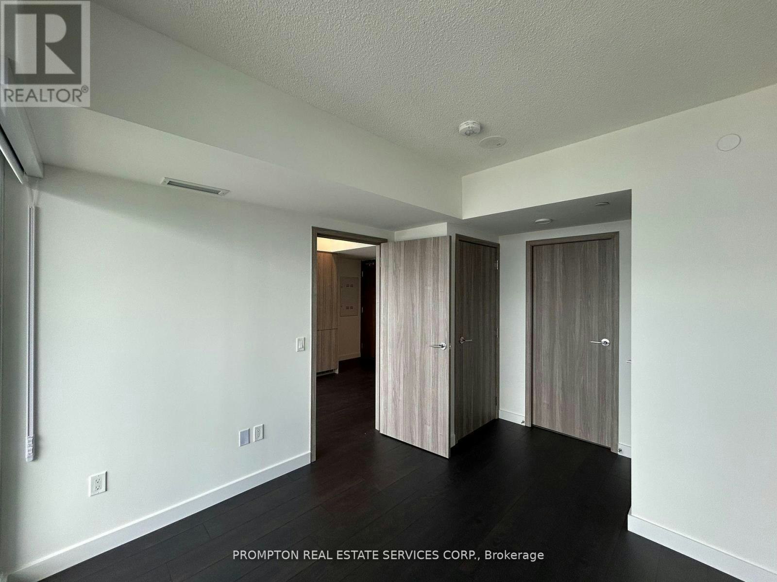 5212-1 Concord Cityplace Way, Toronto, ON, M5V 0X3 - 7