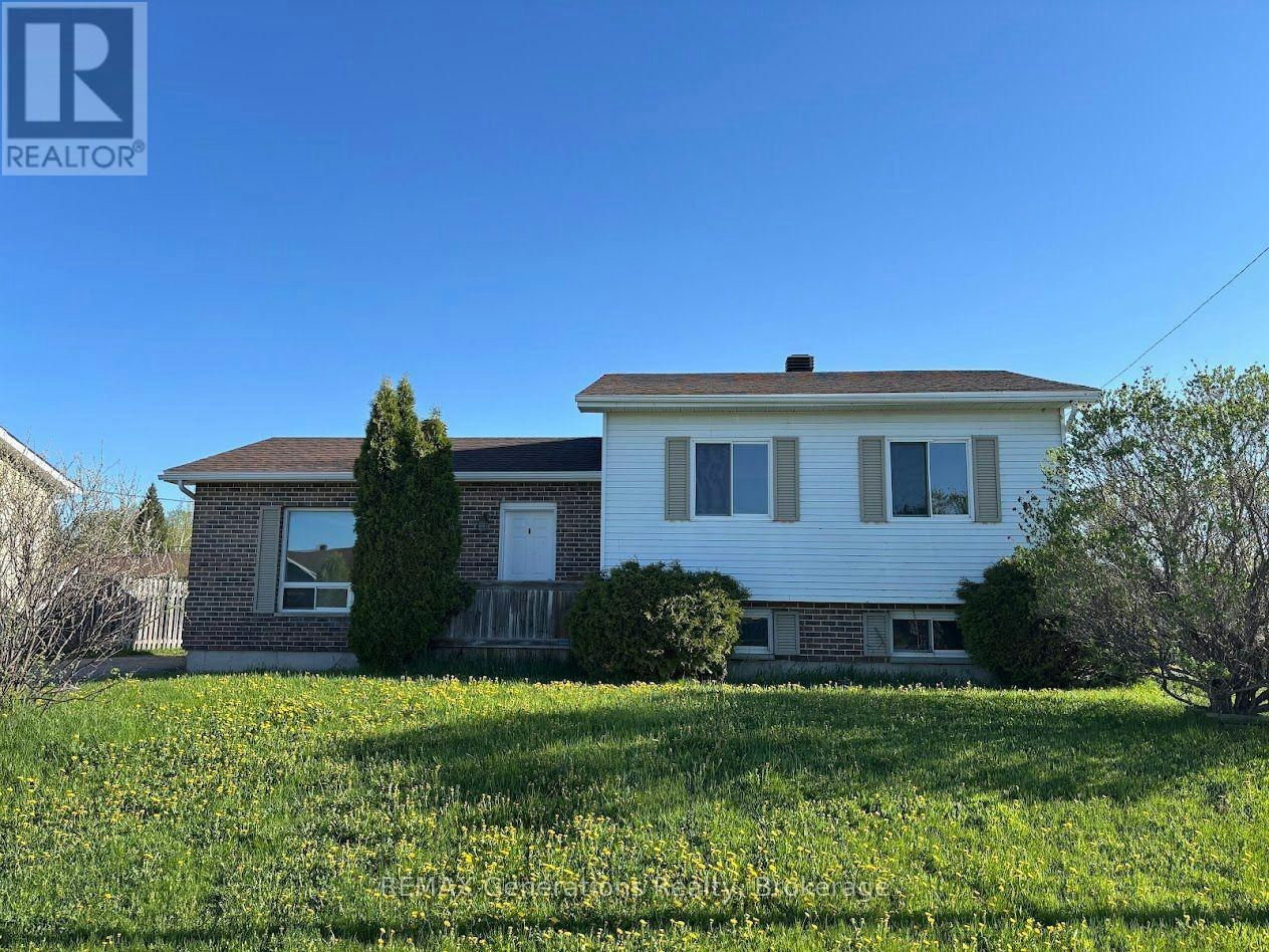 31 Brooks Street, Manitouwadge, ON, P0T 2C0