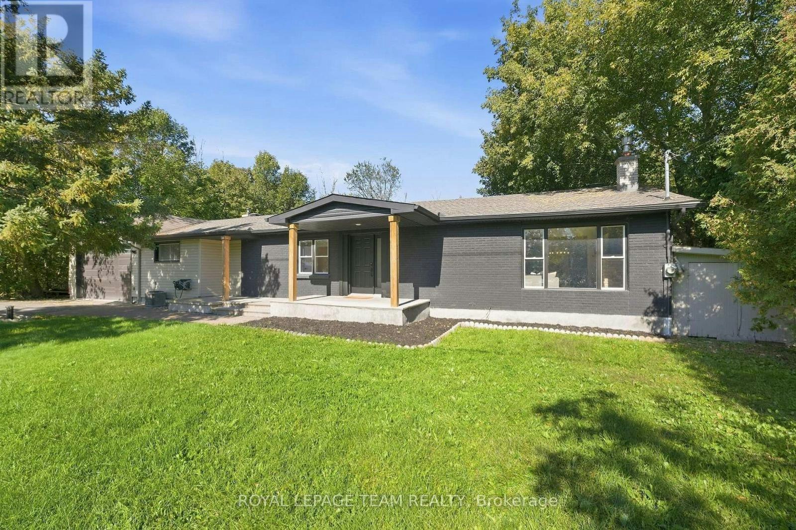 1819 Rideau Road, Ottawa, ON, K1X 1E1