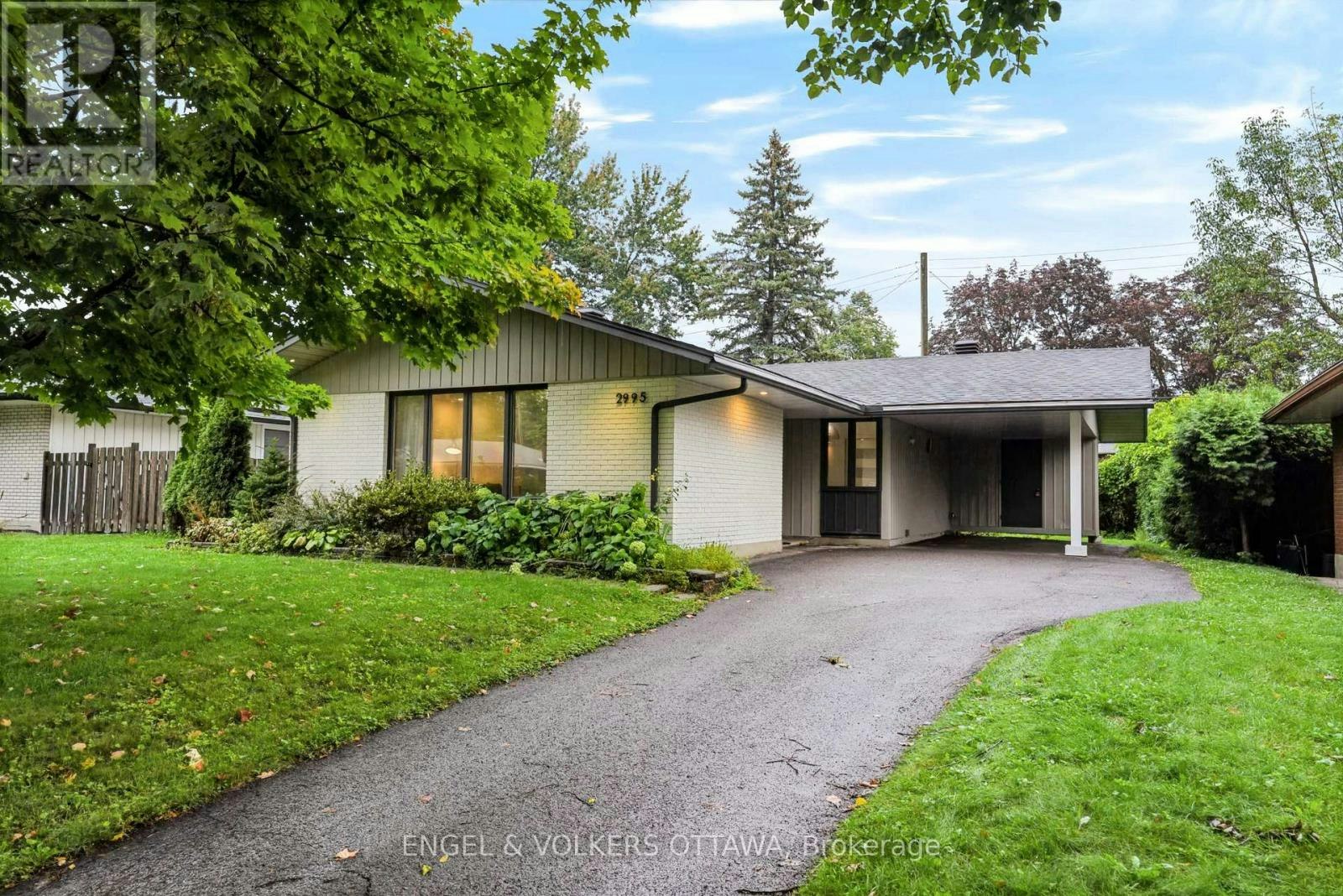 2995 Cowan Crescent, Ottawa, ON, K1V 8K9