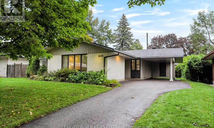 2995 Cowan Crescent