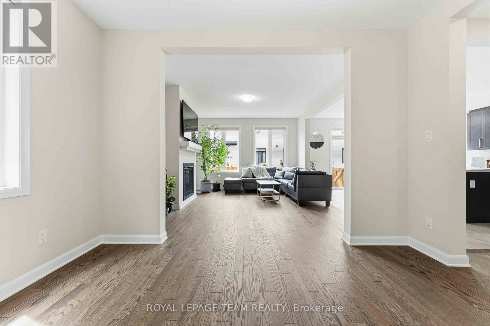 332 Elsie Macgill Walk, Ottawa, ON, K2W 0K7 - 8