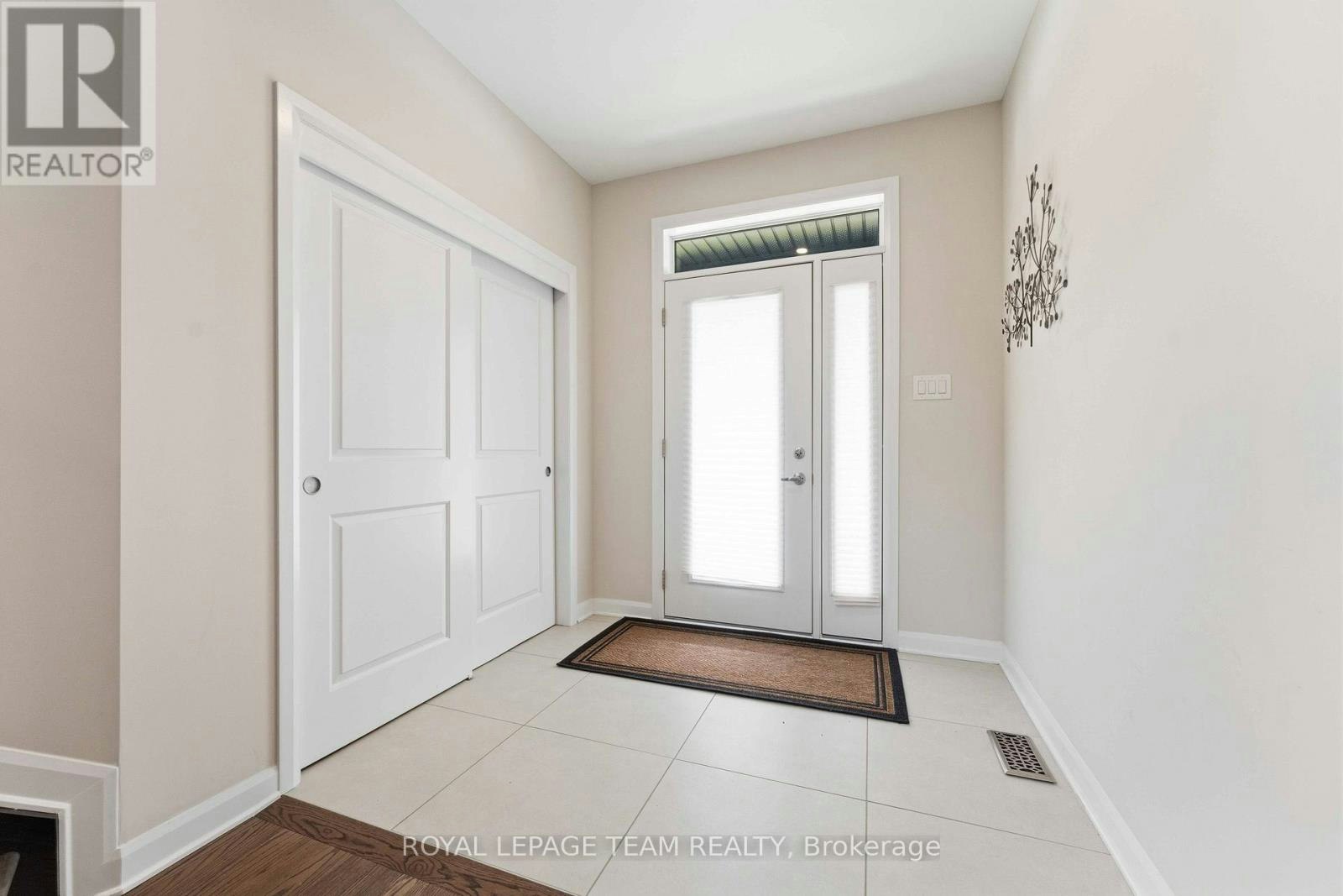 332 Elsie Macgill Walk, Ottawa, ON, K2W 0K7 - 4