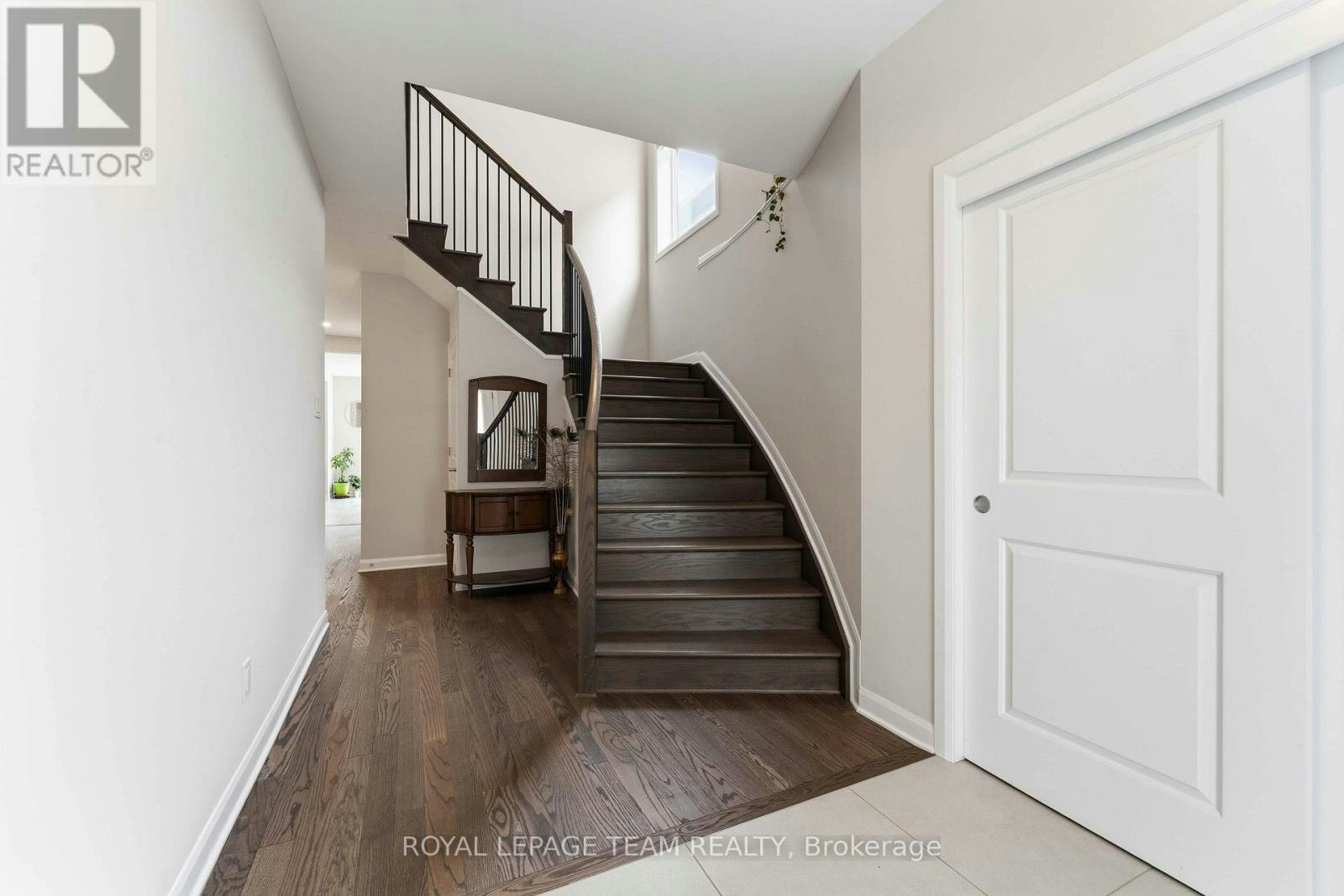 332 Elsie Macgill Walk, Ottawa, ON, K2W 0K7 - 2