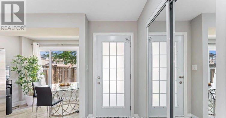 4 Borden Hill Court, Brampton, ON, L6S 3K7 - 2