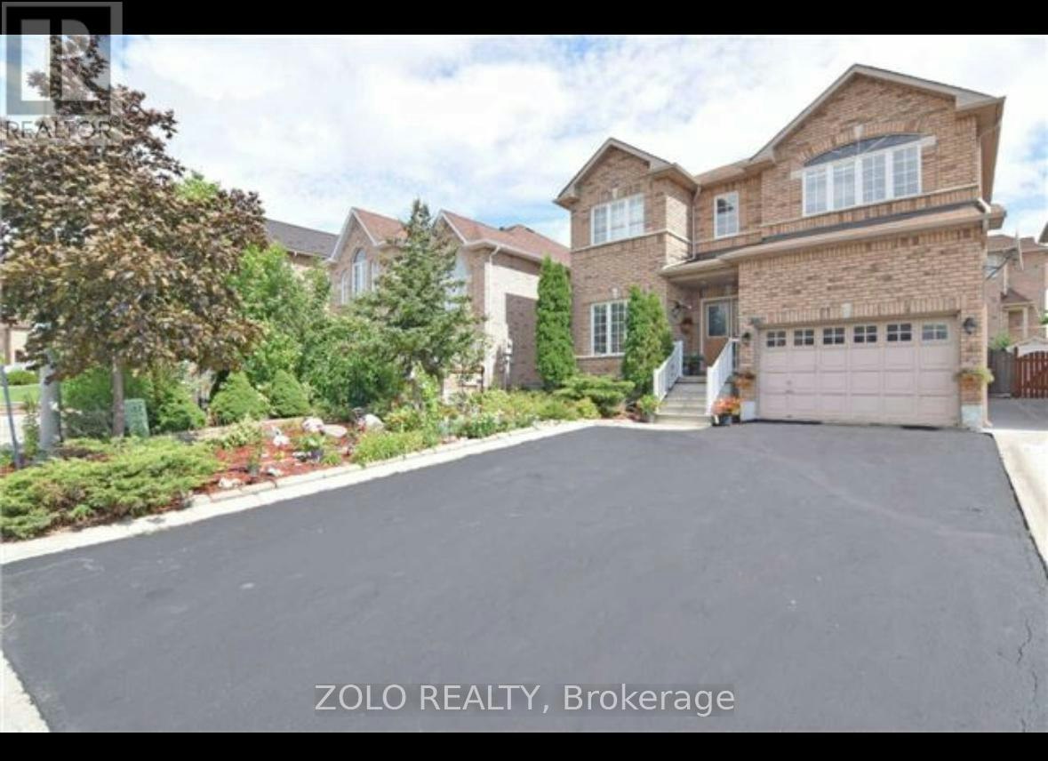 3242 Scotch Pine Gate, Mississauga, ON, L5N 7N1 - 3