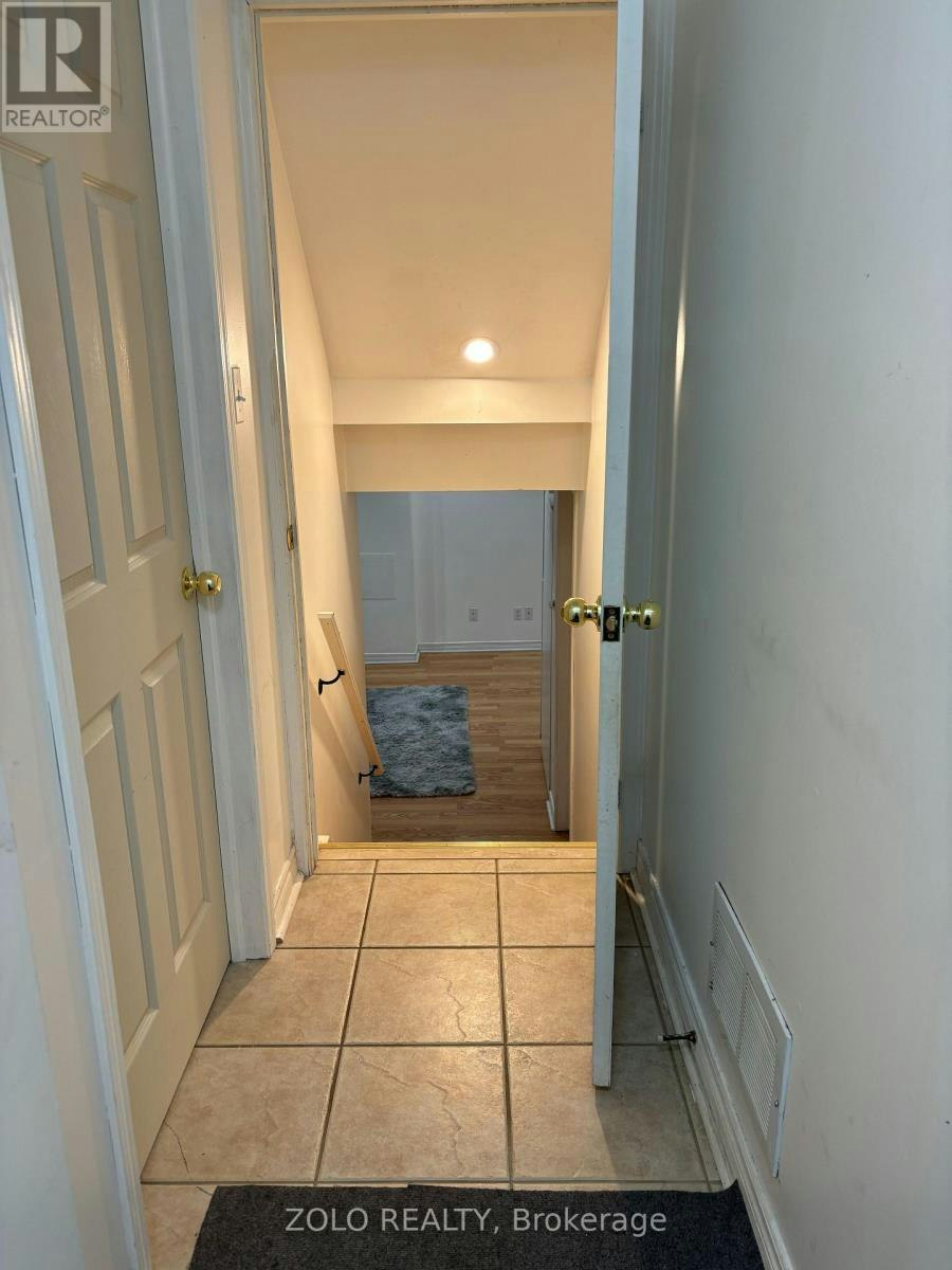 3242 Scotch Pine Gate, Mississauga, ON, L5N 7N1 - 2