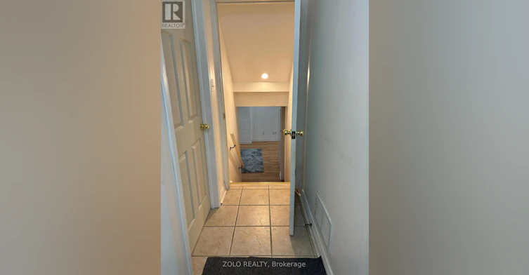 3242 Scotch Pine Gate, Mississauga, ON, L5N 7N1 - 2