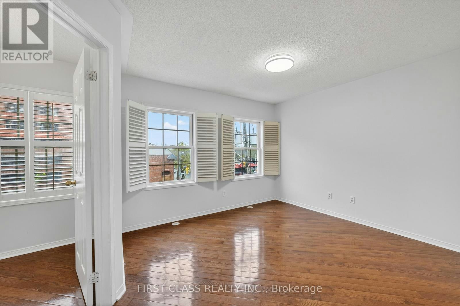 TH10-3076 Lake Shore Boulevard W, Toronto, ON, M8V 1K3 - 25