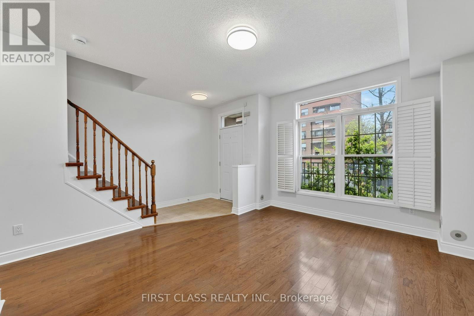 TH10-3076 Lake Shore Boulevard W, Toronto, ON, M8V 1K3 - 5
