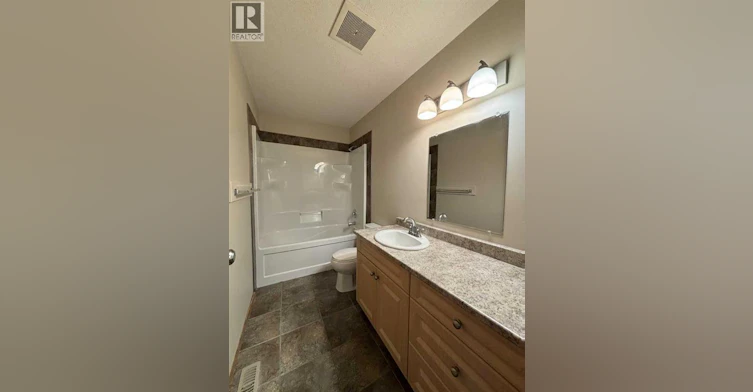 B-9901 109 Avenue, Grande Prairie, AB, T8V 1R7 - 7