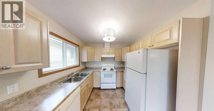 B-9901 109 Avenue, Grande Prairie, AB, T8V 1R7 - 4
