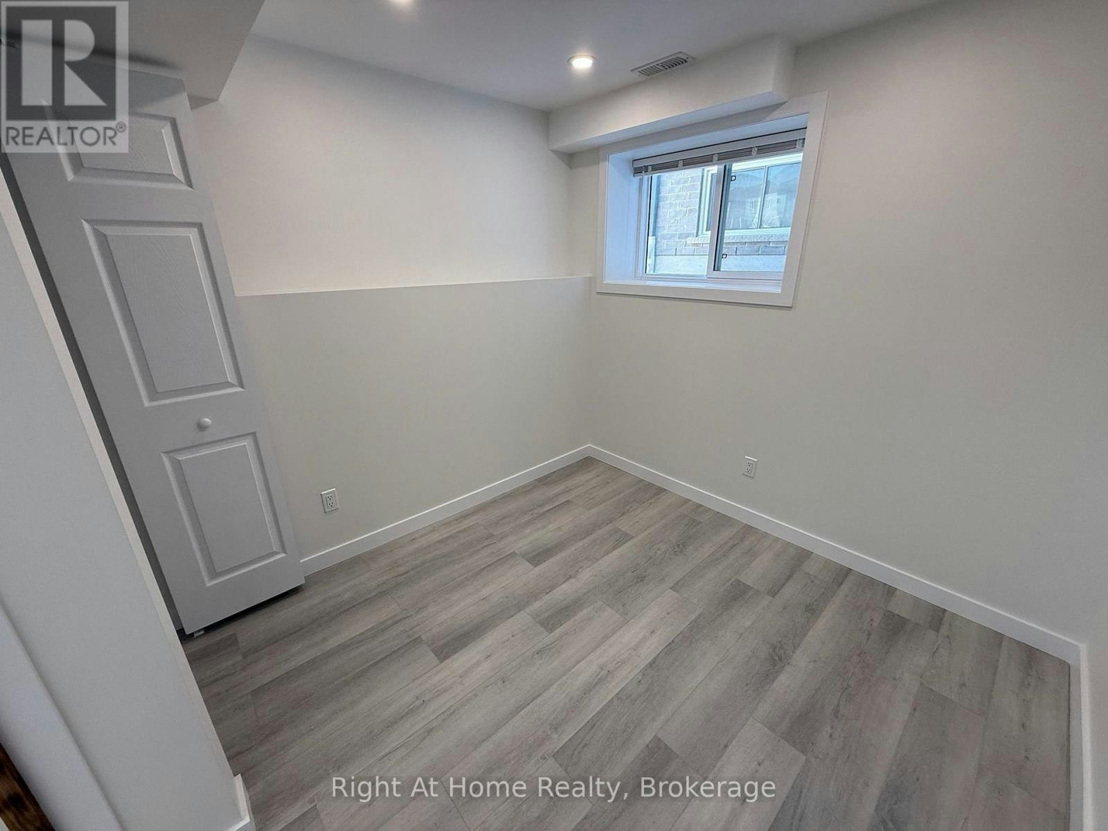 LOWER-245 Benninger Drive, Kitchener, ON, N2E 0K1 - 8
