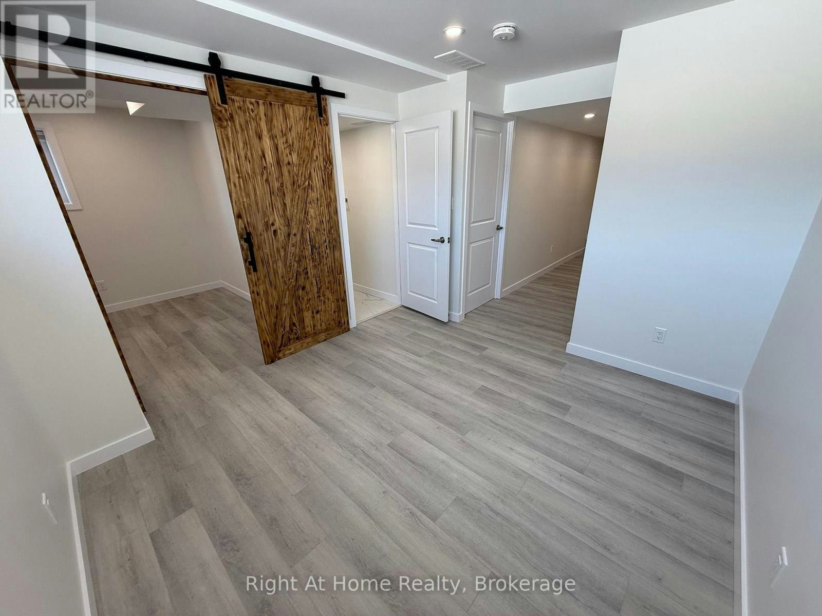 LOWER-245 Benninger Drive, Kitchener, ON, N2E 0K1 - 5