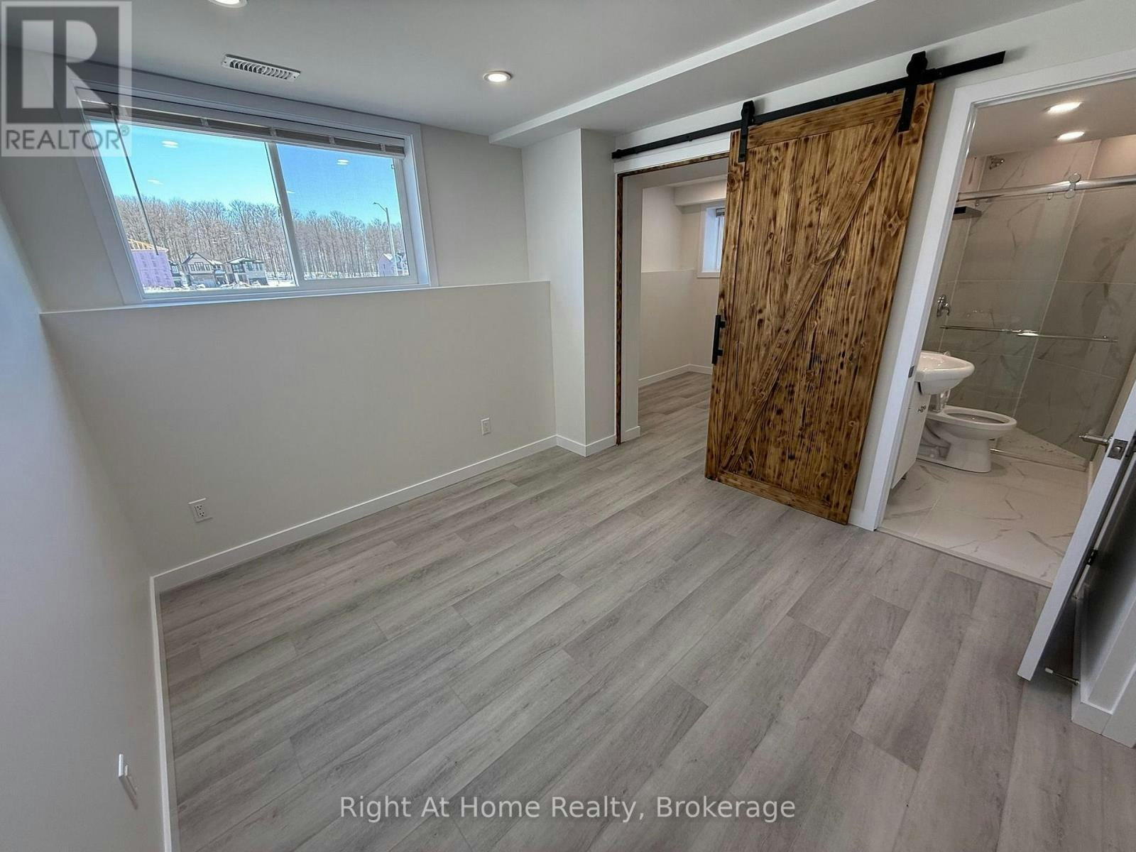 LOWER-245 Benninger Drive, Kitchener, ON, N2E 0K1 - 4