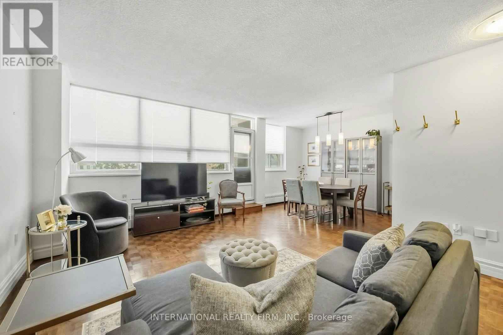 101-151 La Rose Avenue E, Toronto, ON, M9P 1B3