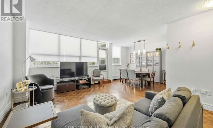 101-151 La Rose Avenue E