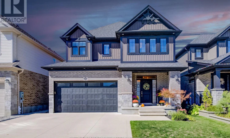 35 Greyhawk Street