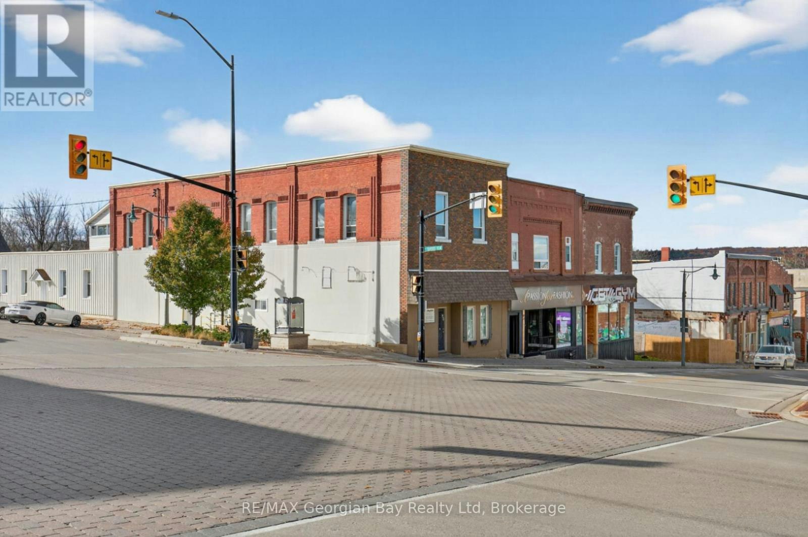 3-90 Main Street, Penetanguishene, ON, L9M 1T4 - 2