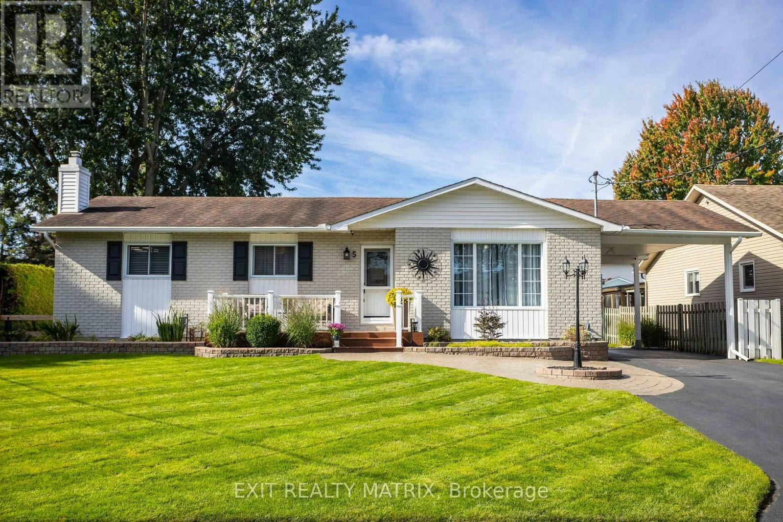 5 Gold Crescent, Russell, ON, K4R 1B9