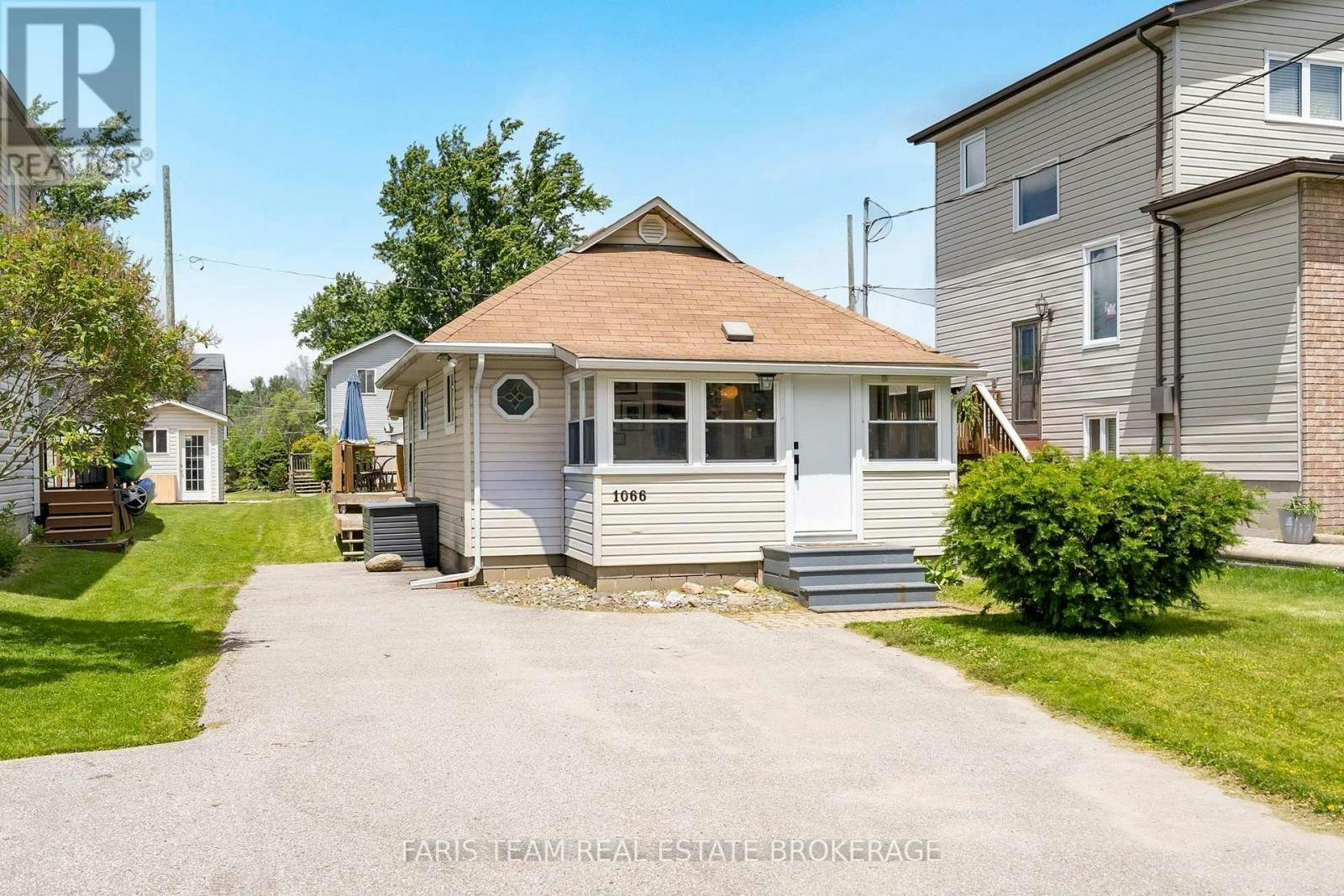 1066 Wood Street, Innisfil, ON, L0L 1K0