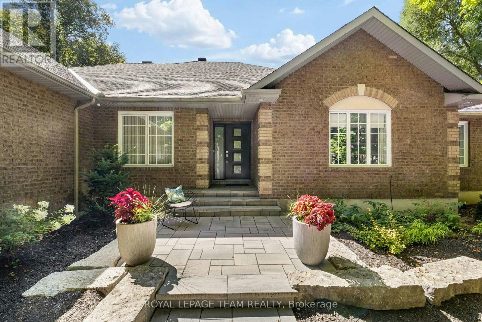 1510 Reindeer Way, Ottawa, ON, K4P 1N1