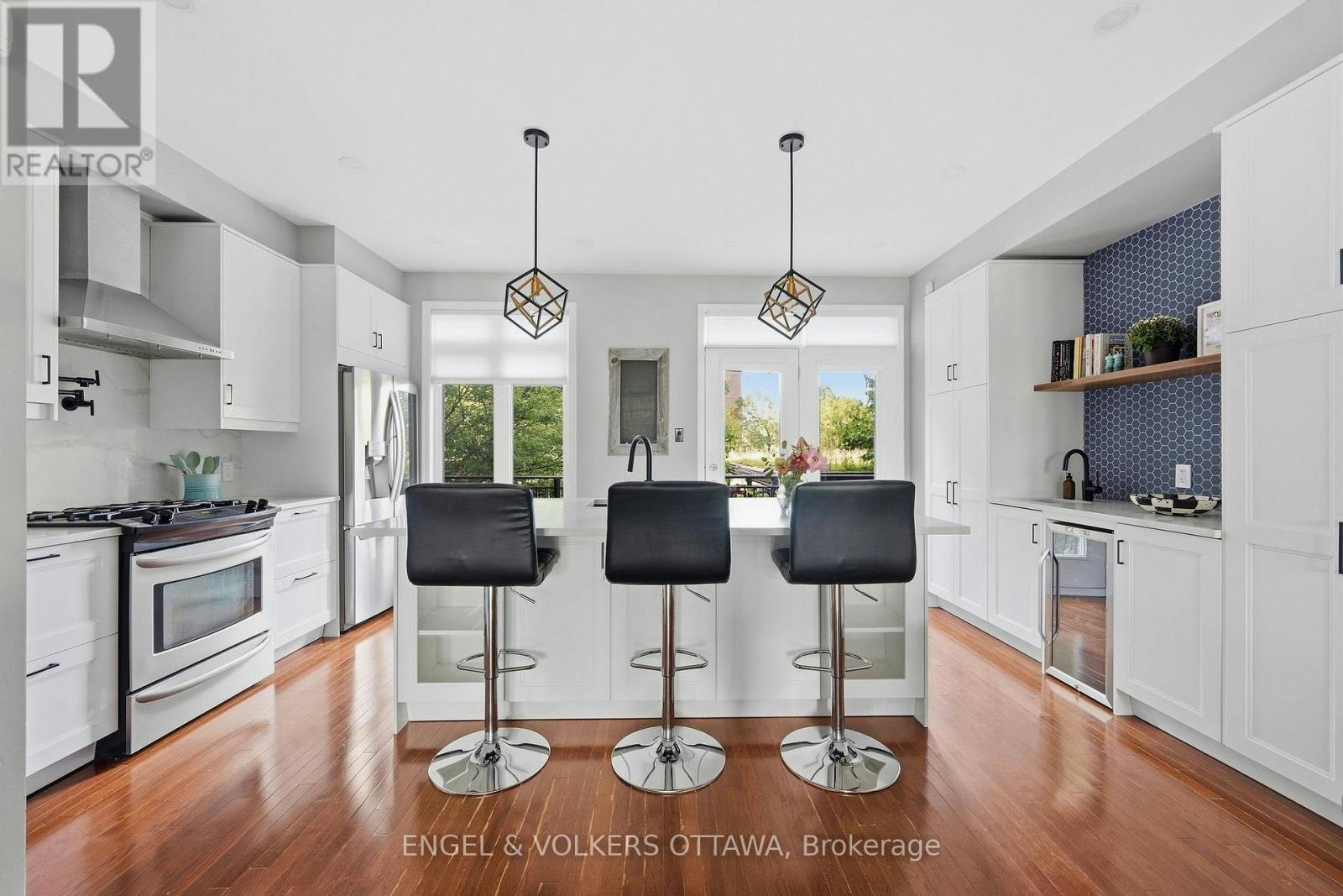 412 Berkley Avenue, Ottawa, ON, K2A 4H4