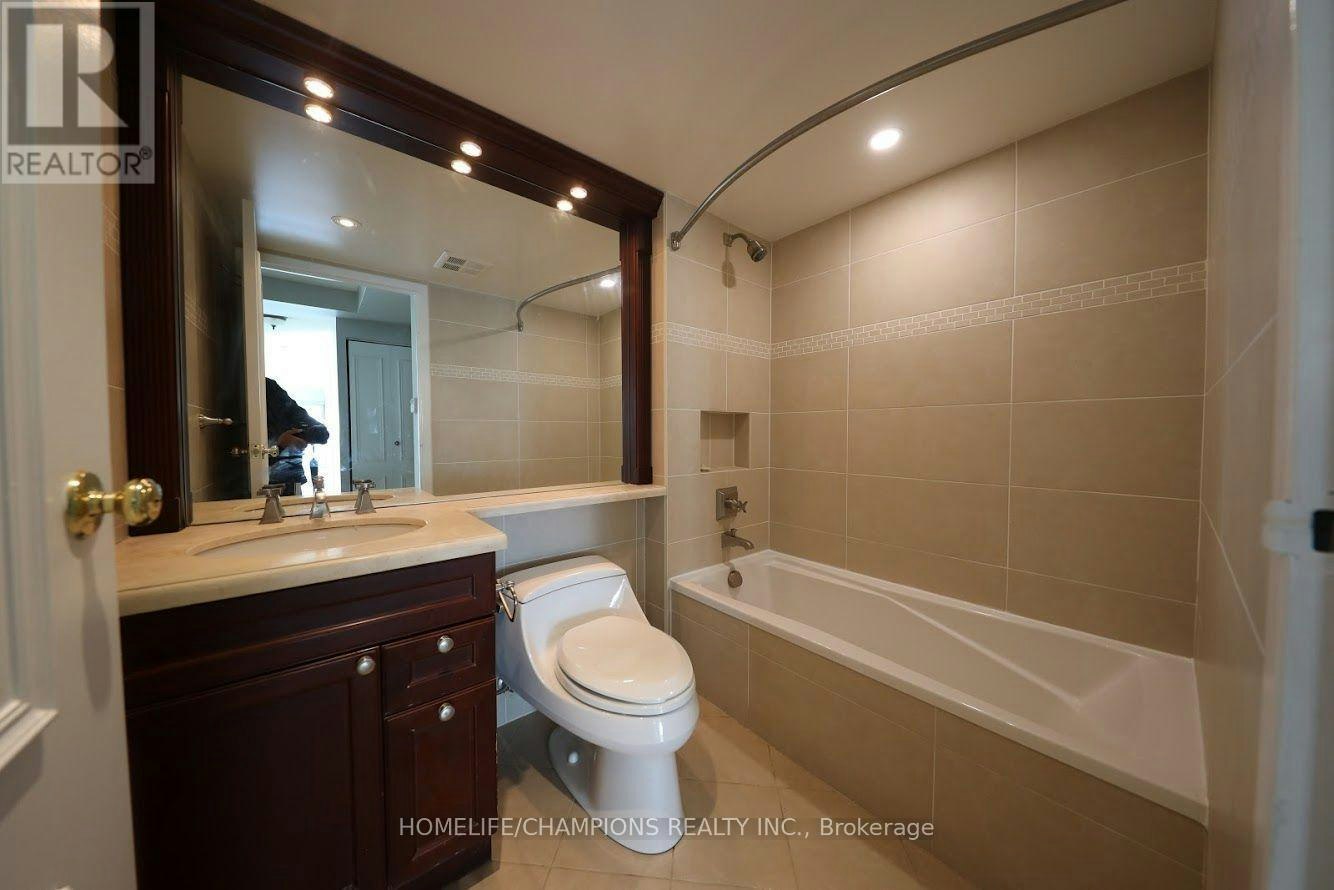 2412-10 Yonge Street, Toronto, ON, M5E 1R4 - 10
