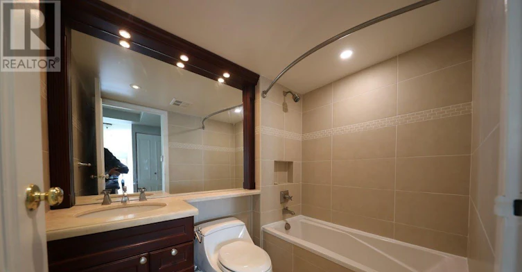 2412-10 Yonge Street, Toronto, ON, M5E 1R4 - 10