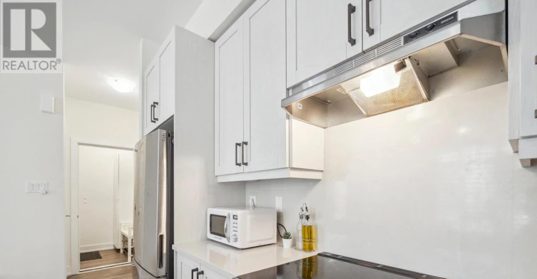 9-1 Bond Crescent, Richmond Hill, ON, L4E 1J4 - 4