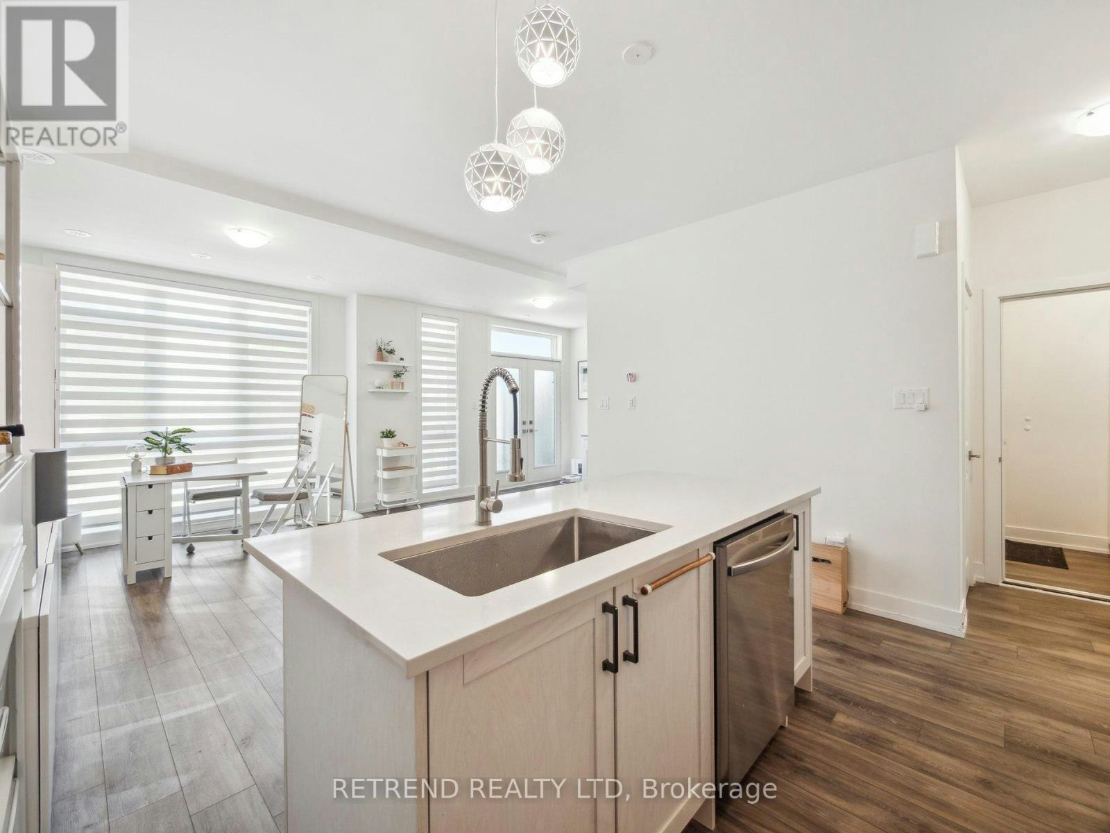9-1 Bond Crescent, Richmond Hill, ON, L4E 1J4 - 3