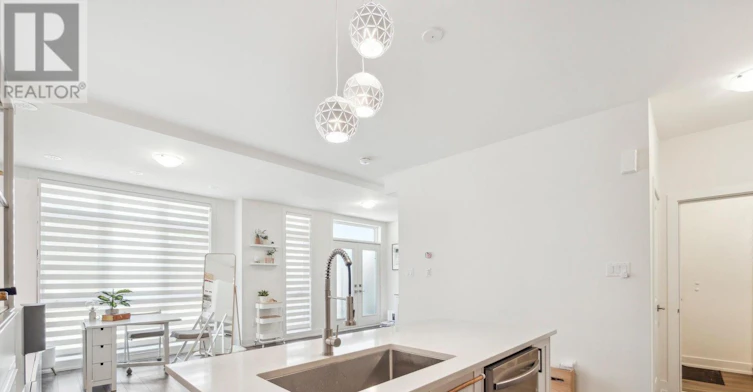 9-1 Bond Crescent, Richmond Hill, ON, L4E 1J4 - 3