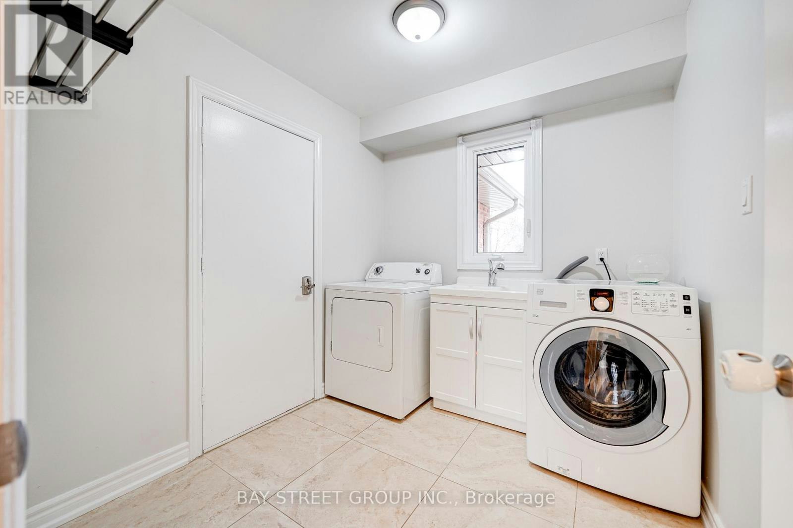 220 Arichat Road, Oakville, ON, L6J 6A7 - 19
