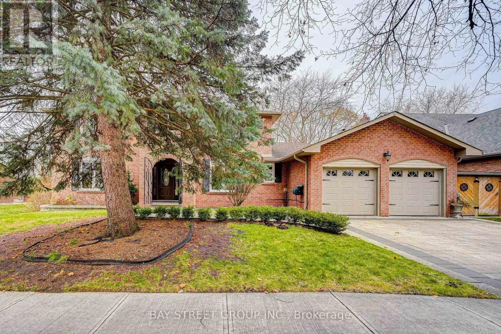 220 Arichat Road, Oakville, ON, L6J 6A7