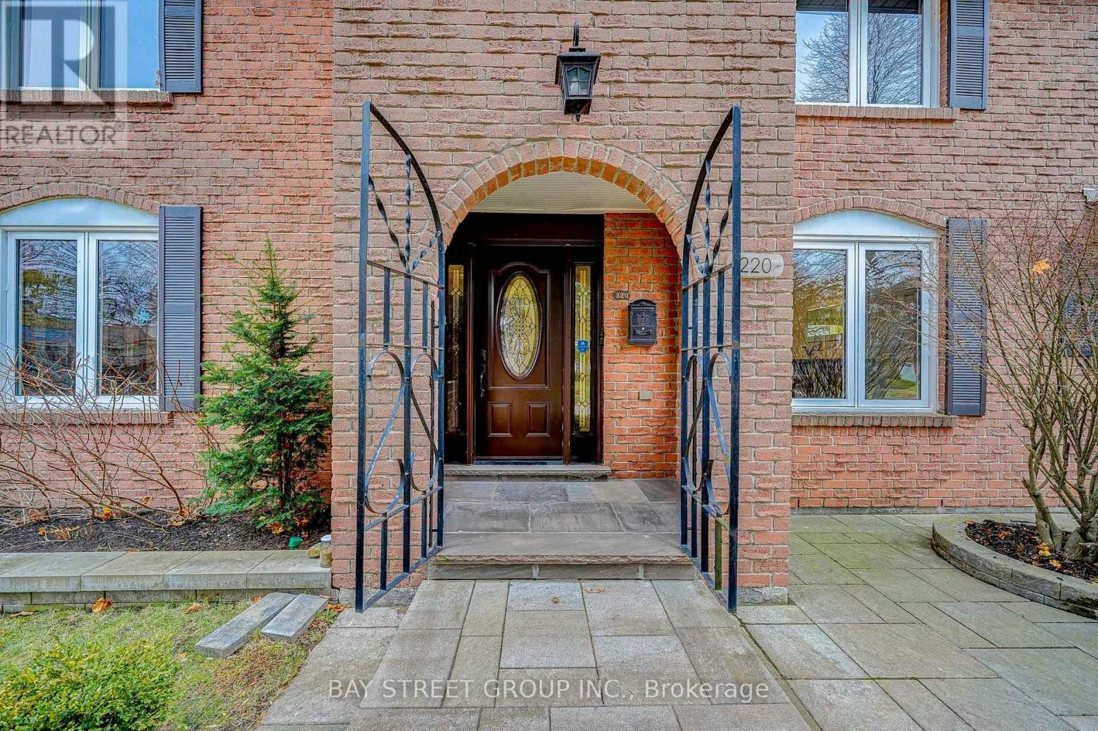 220 Arichat Road, Oakville, ON, L6J 6A7 - 3