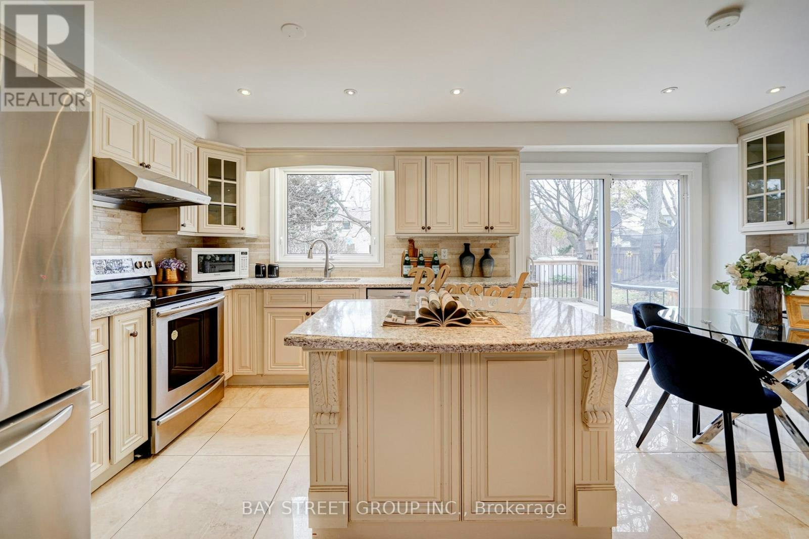 220 Arichat Road, Oakville, ON, L6J 6A7 - 11