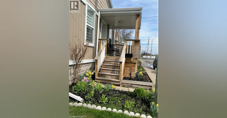 179 Vine Street S, St. Catharines, ON, L2R 3Y7 - 14