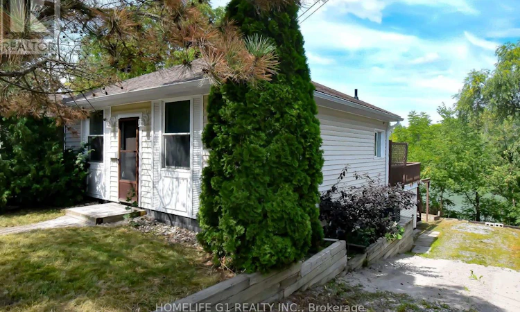 54 Riverside Drive W