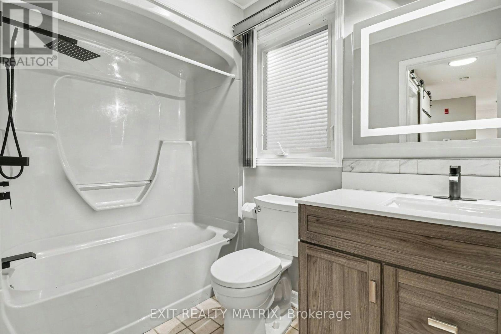 100A-902 Notre Dame Street, Russell, ON, K0A 1W0 - 10