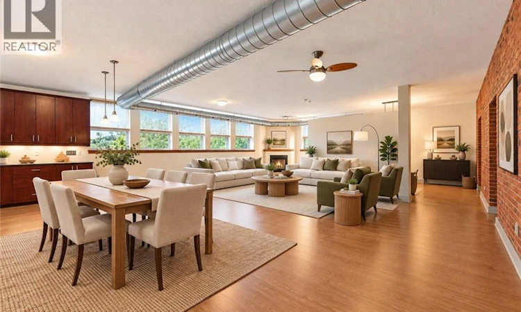 16-357 Hunter Street W