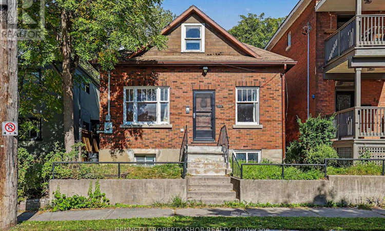 367 Sunnyside Avenue