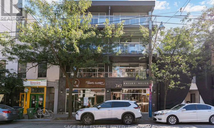204-747 Queen Street E