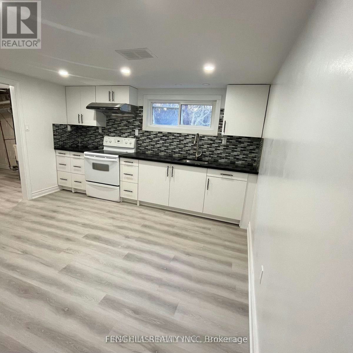 BS-392 Balkan Road, Richmond Hill, ON, L4C 2P1 - 7