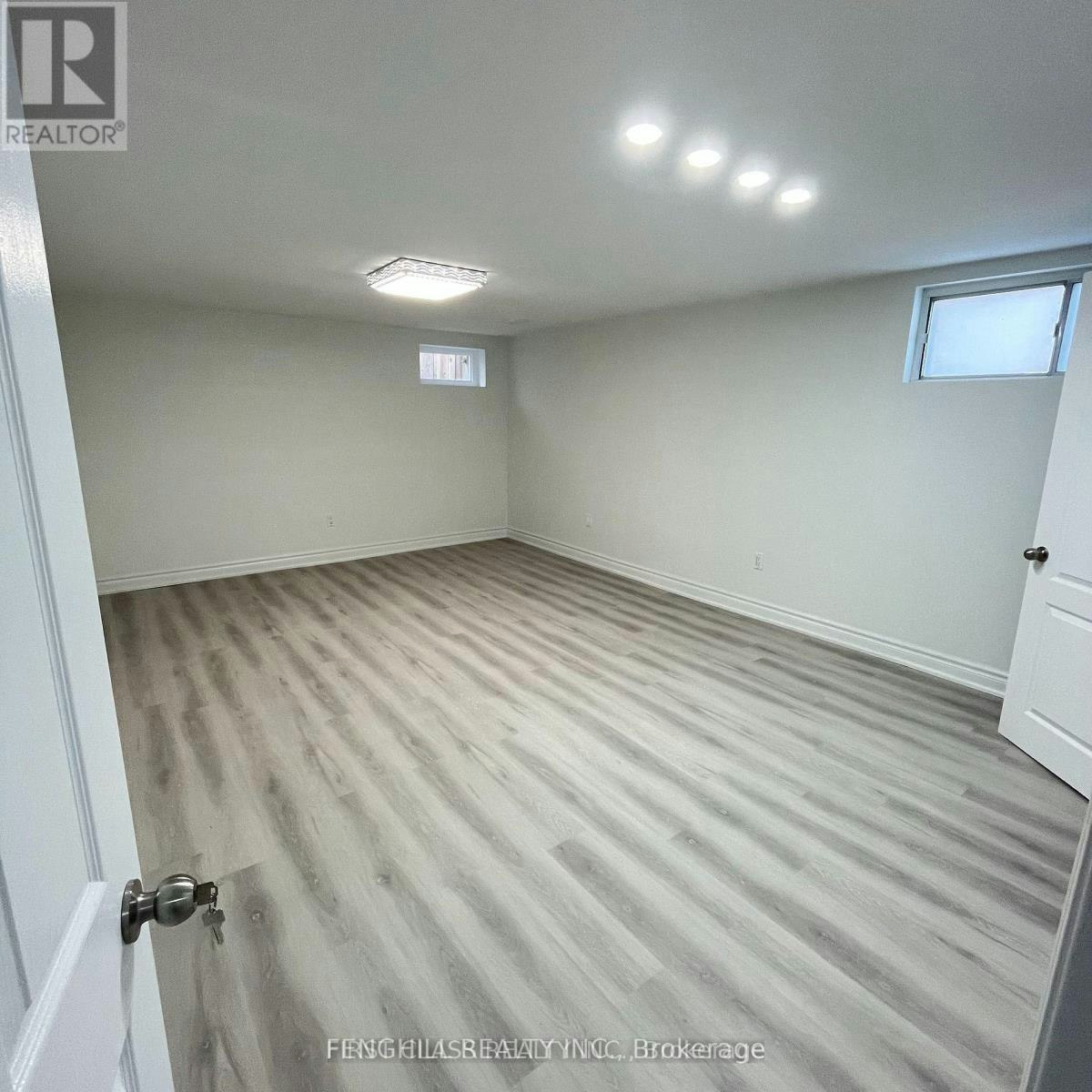 BS-392 Balkan Road, Richmond Hill, ON, L4C 2P1 - 5