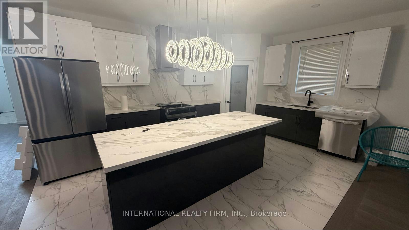 MAIN & UPPER-891 Darnley Boulevard, London, ON, N6M 0L9 - 17