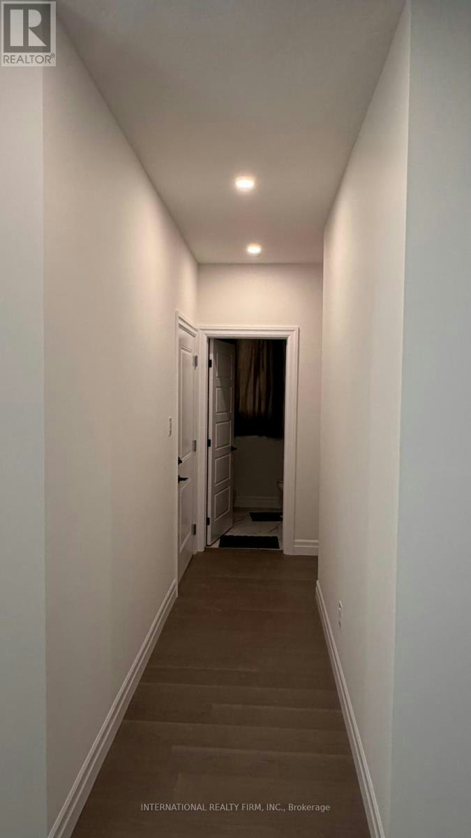 MAIN & UPPER-891 Darnley Boulevard, London, ON, N6M 0L9 - 31