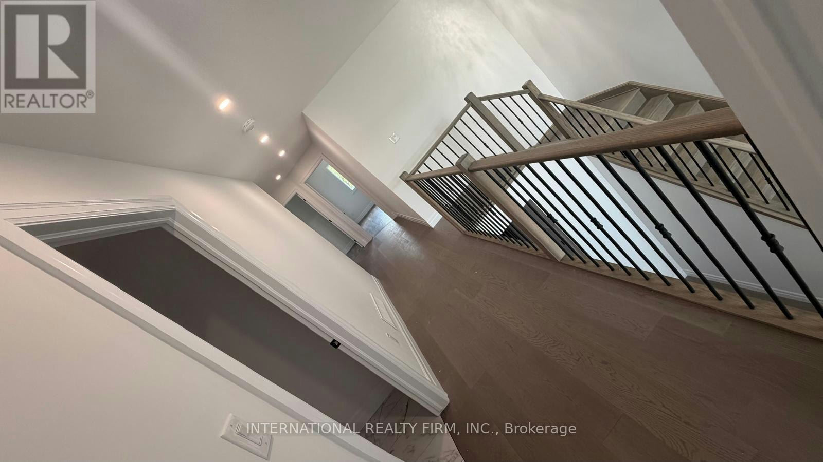 MAIN & UPPER-891 Darnley Boulevard, London, ON, N6M 0L9 - 24